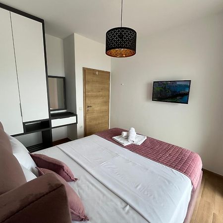 Art'S Apartment Mit Pool Ulcinj Pinjes Bagian luar foto