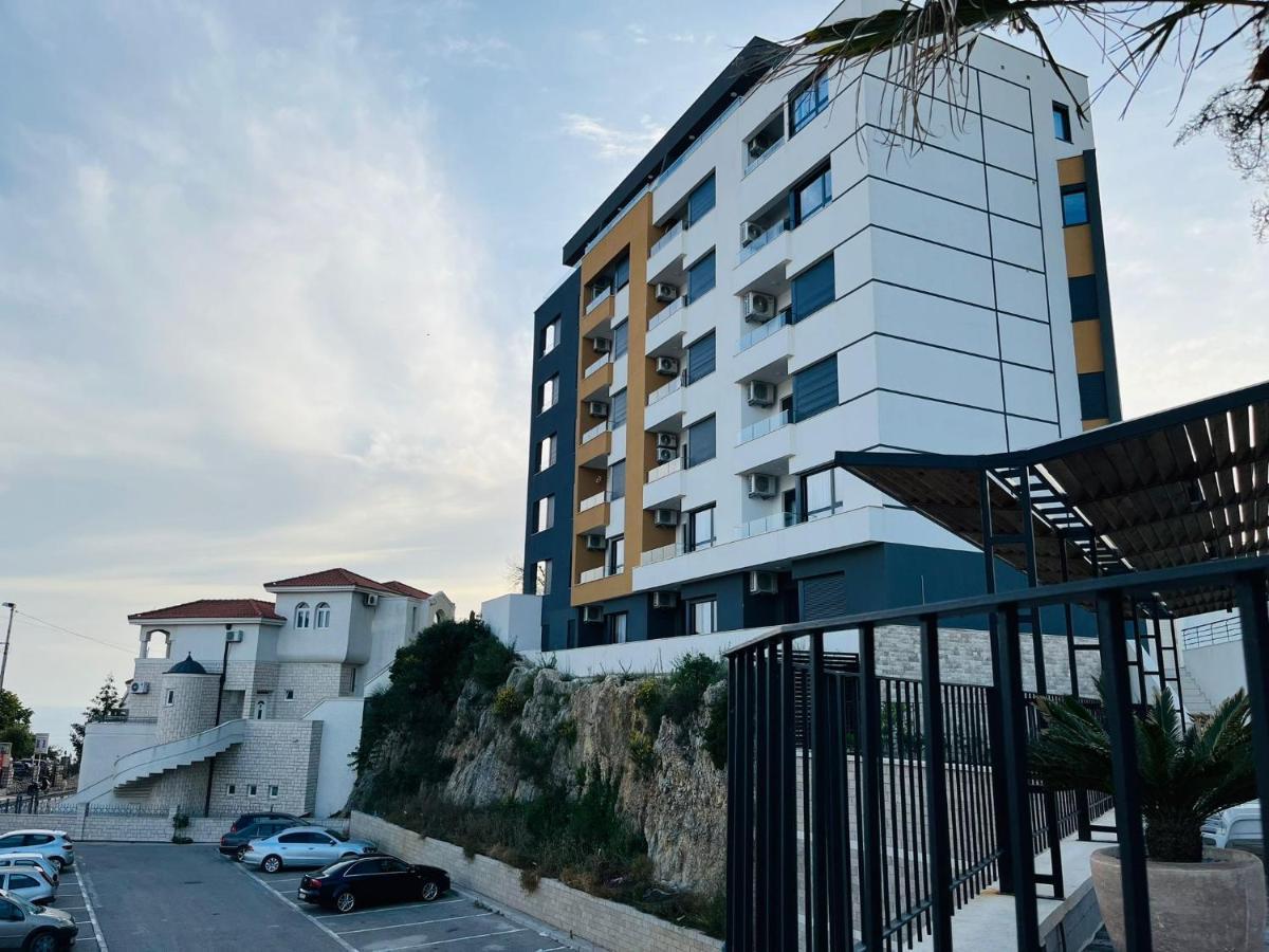 Art'S Apartment Mit Pool Ulcinj Pinjes Bagian luar foto