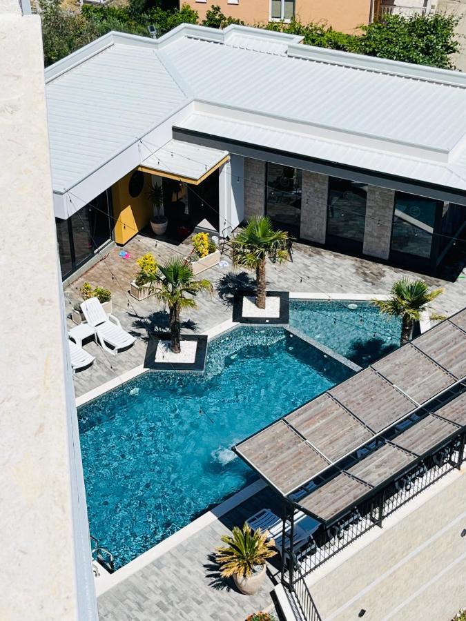 Art'S Apartment Mit Pool Ulcinj Pinjes Bagian luar foto